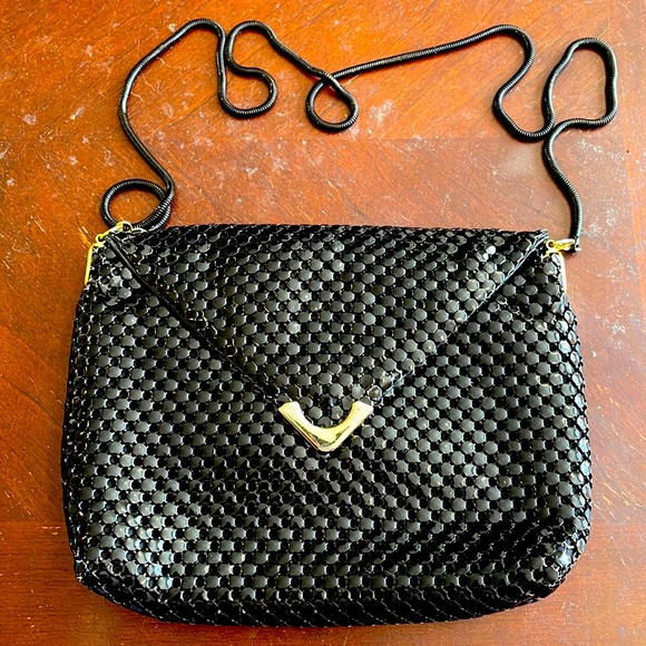 La Regale black beaded purse with strap and crown detail on the side - Picture 1 of 12
